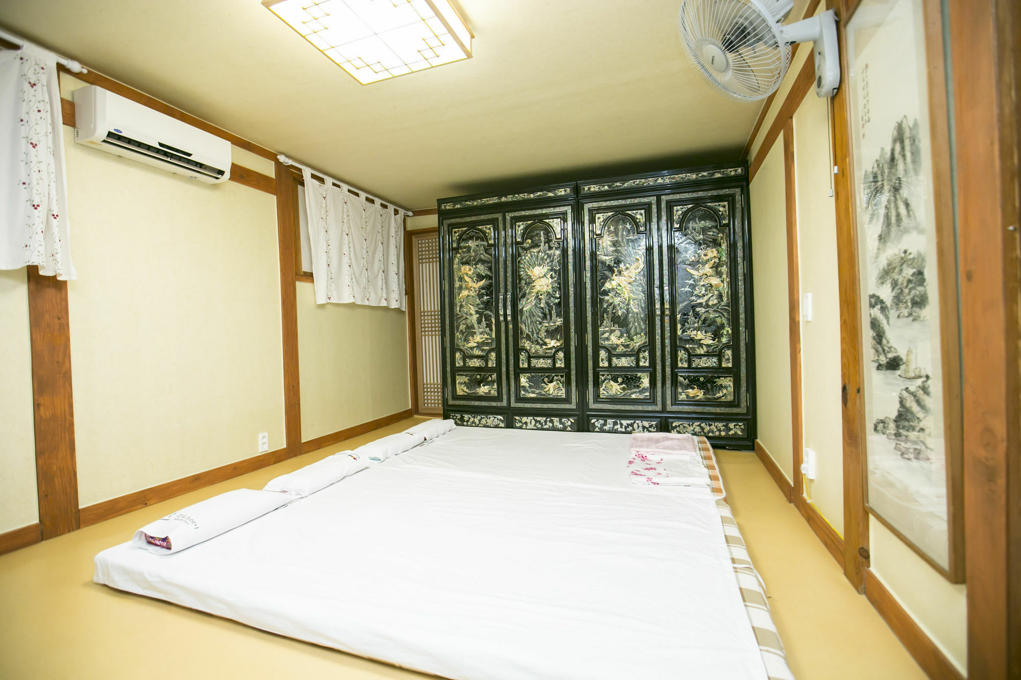 Bukchonmaru Hanok 2*