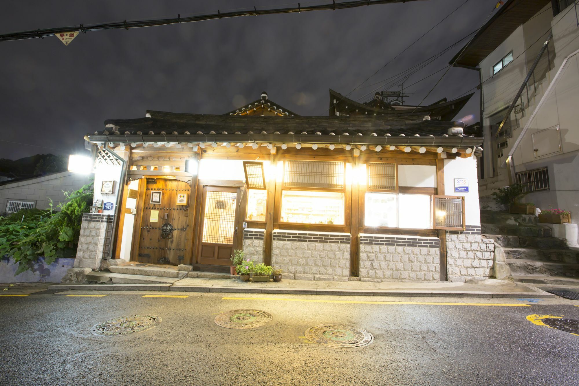 Bukchonmaru Hanok Wisma tamu 2*